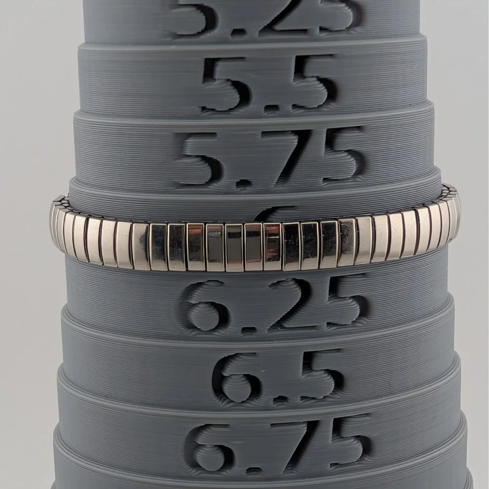 Caravelle‎ Bulova Watch Womens Silver White Dial Expansion Band 43L20